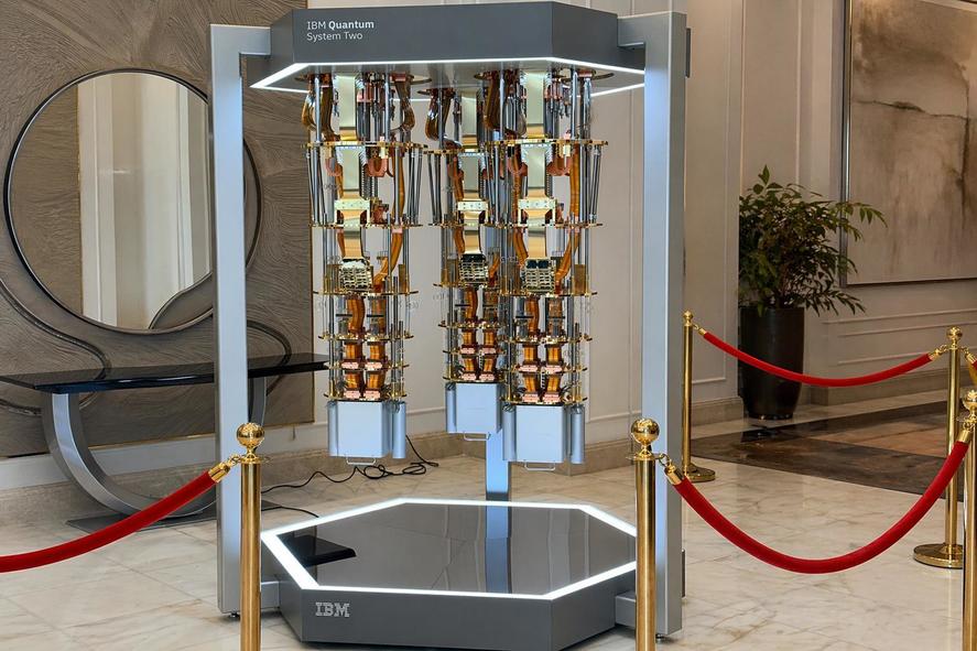 Livrarea primului computer IBM Quantum System Two în România