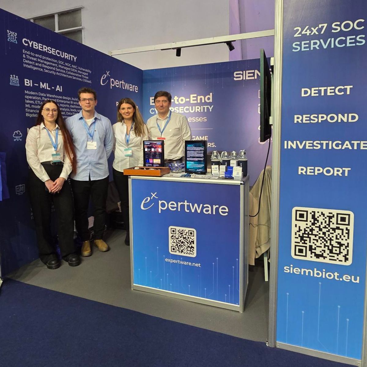 Colaborarea cu partenerul nostru instituțional cheie, Directoratul Național de Securitate Cibernetică la Cybersec Europe, prezentând proiectul nostru SIEMBIOT finanțat de UE